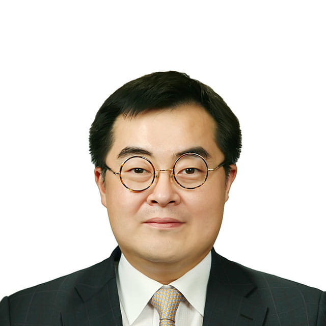 Ryan-Choi_Headshot_KR